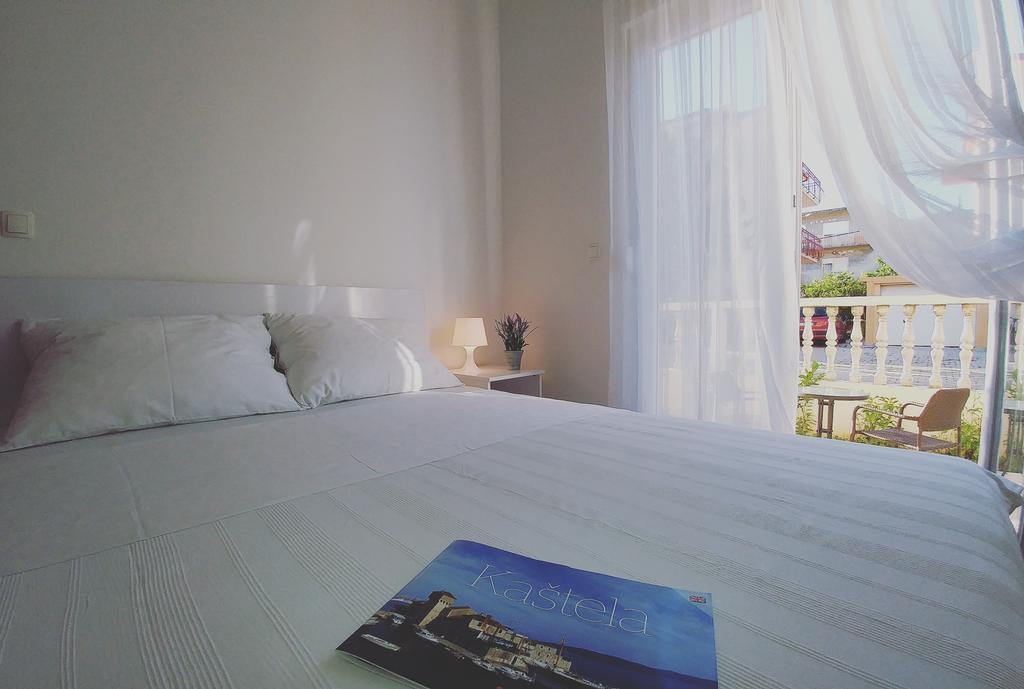 Villa Iva-Dom Kaštela エクステリア 写真